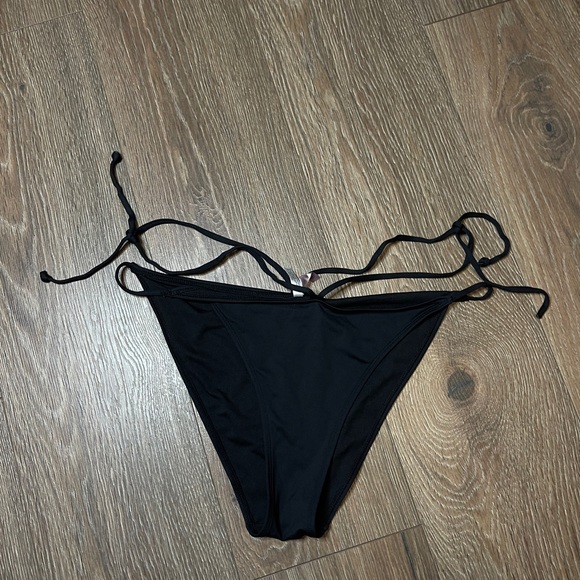 black bikini bottoms - Picture 2 of 6